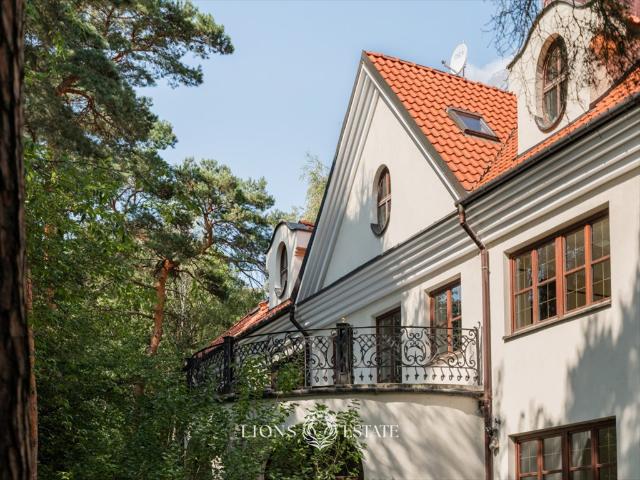 Ekskluzywna rezydencja 1550 m2 z ogrodem i kominkami