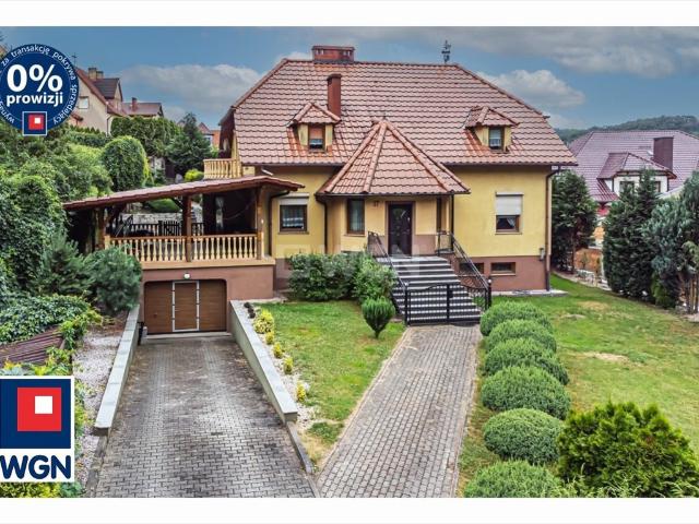 Ekskluzywna rezydencja 285 m2 w Złotoryi, wysokiej klasy, słoneczna