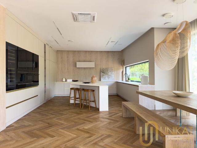 Ekskluzywna rezydencja 320 m² z patio i garażem