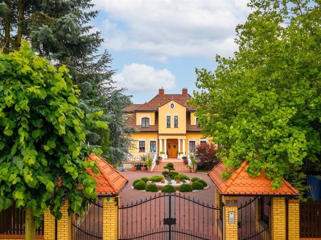 Ekskluzywna rezydencja 7 pokoi z wellness i garażem