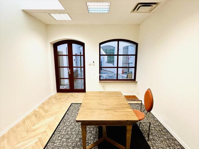 Ekskluzywne biuro 18,4 m² w historycznym Pałacu Wiscotta
