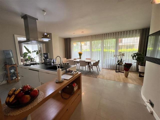 Na wynajem luksusowy 246 m² apartament z tarasem i udogodnieniami