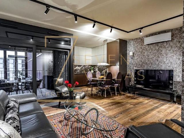 Ekskluzywny Apartament w Unikalnej Lokalizacji Warszawa