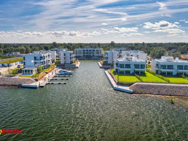 Ekskluzywny apartament z prywatną mariną i basenem