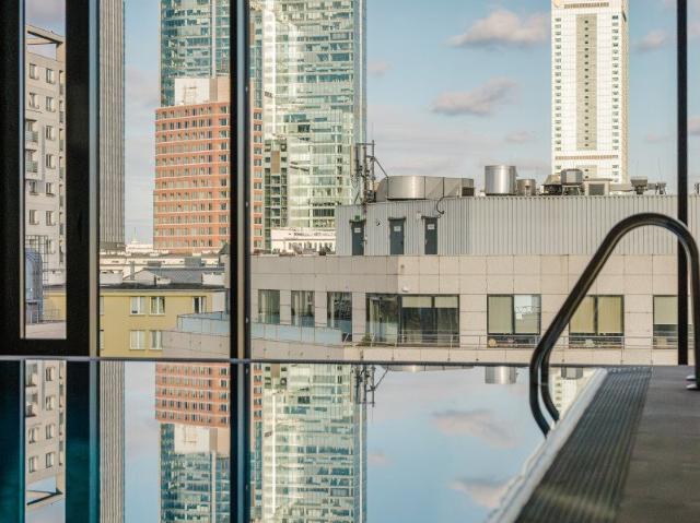 Ekskluzywny apartament z prywatnym basenem w centrum Warszawy