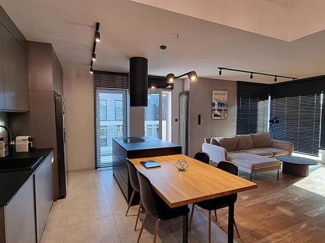 Na sprzedaż luksusowy 94 m² apartament z tarasem w Wawrze