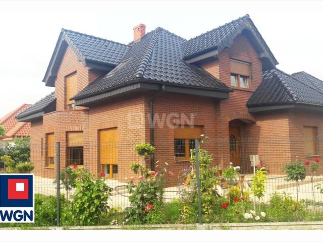 Ekskluzywny dom 200 m2 z wysokiej jakości materiałów