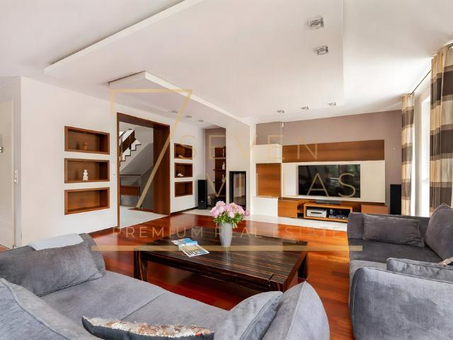 Ekskluzywny dom 246 m² w cichej części Mokotowa