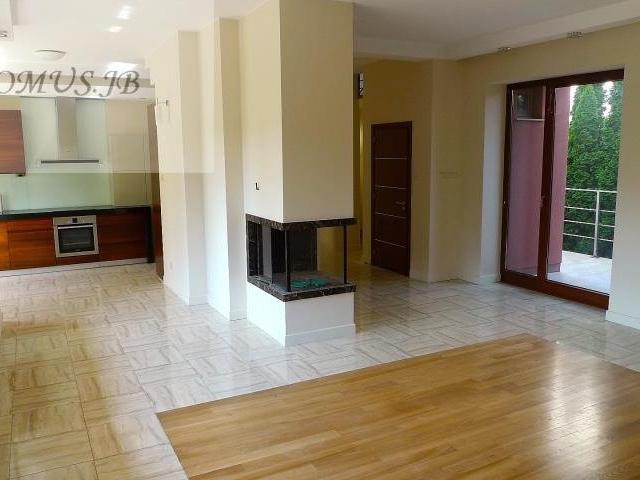 Na wynajem ekskluzywny dom 360 m² z tarasem i garażem w Wilanowie