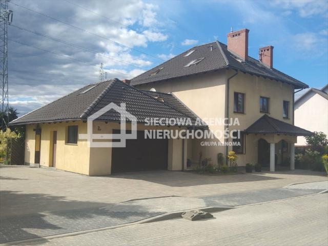Ekskluzywny dom 585 m2 z ogrodem i garażem w Chojnicach