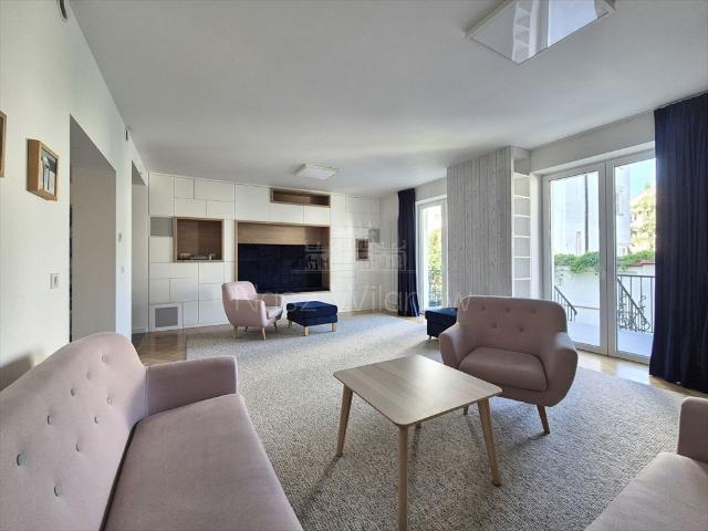 Zapraszam do obejrzenia domu 395 m² w Wilanowie z nowoczesnym remontem