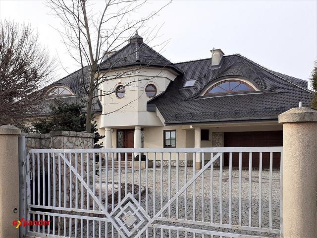 Ekskluzywny dom z basenem i garażem 4 aut polecam