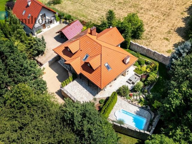 Ekskluzywny dom z basenem i ogrodem w Krzywaczce polecam