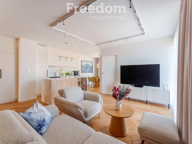 Do sprzedania luksusowy penthouse 85 m² z 3 balkonami i klimatyzacją