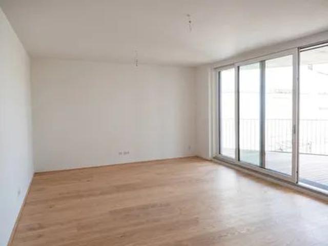 Ehem. Rosenhügelstudios 2 Zimmerwohnung mit Balkon 1230/ Grenze 1130, incl. Garagenplatz