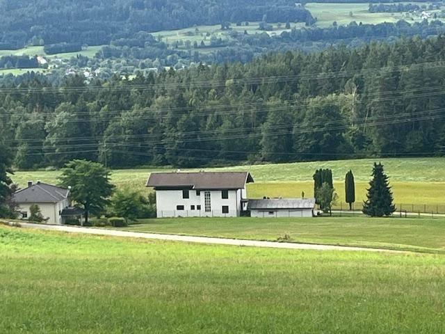 Ehemalige Gästepension mit traumhaften Blick auf die Karawanken wenige Kilometer von Velden am Wörthersee entfernt