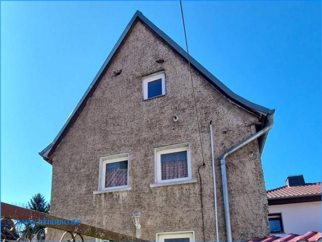 Ehemaliger Bauernhof mit Wohnhaus und Scheune in der Kaiserpfalz OT Bucha