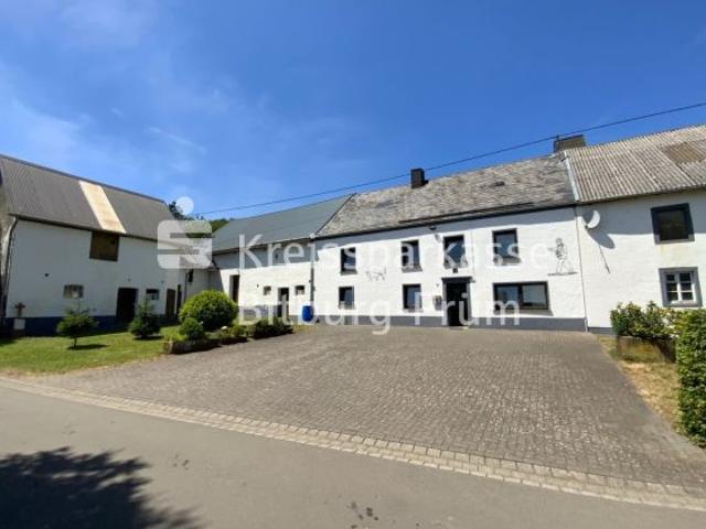 Ehemaliges Bauernhaus in Grenznähe