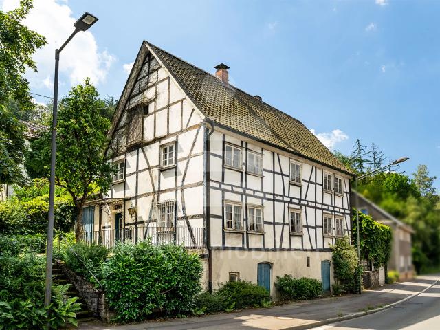 Ehemaliges Bauernhaus mit viel Potenzial in Gummersbach!