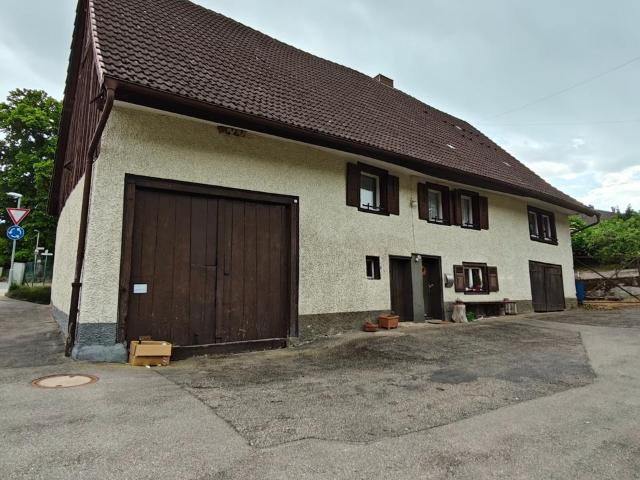 ehemaliges BauernhausMaschinenhalleGaragezusätzlichem Bauplatz