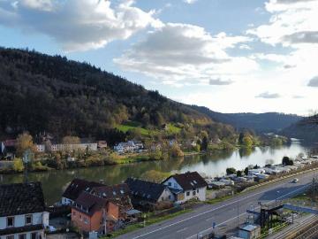 Ehemaliges Gasthaus mit 3 Einzelzimmer & 5 potentiellen Wohnungen | inkl. Gaststätte und Parkplätze