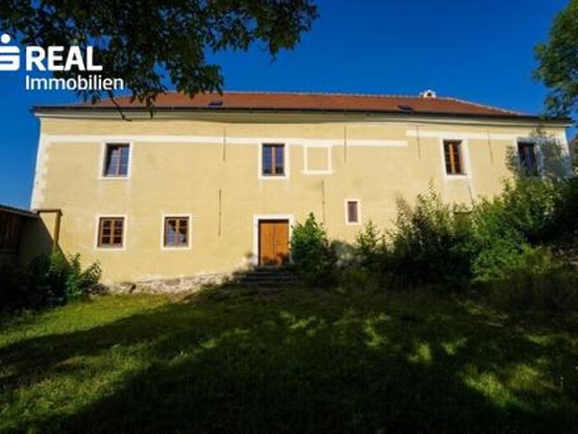 Ehemaliges Pfarrhaus mit großem Gartengrundstück