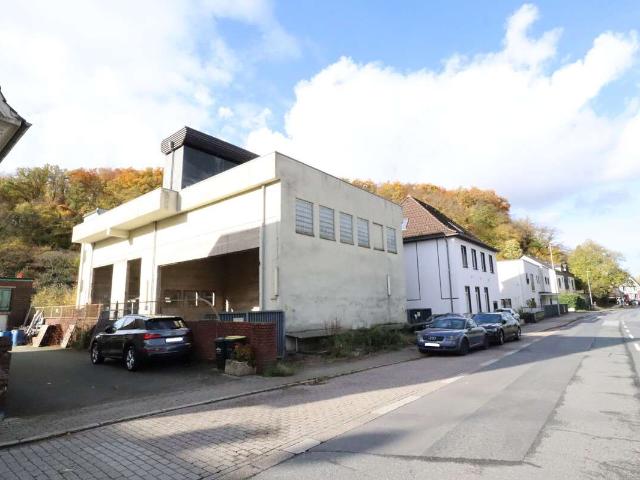 Ehemaliges RWE Umspannwerk mit genehmigtem Loftprojekt – drei exklusive Wohneinheiten