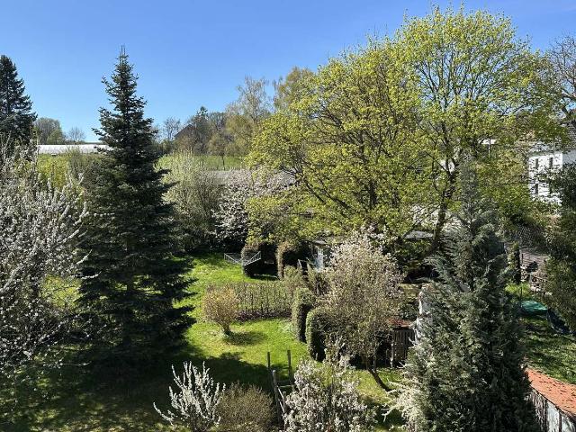 EHEMALIGES WOHN UND GESCHÄFTSHAUS MIT HERRLICHEM GARTEN, KAMINÖFEN, DACH ZUM AUSBAUEN