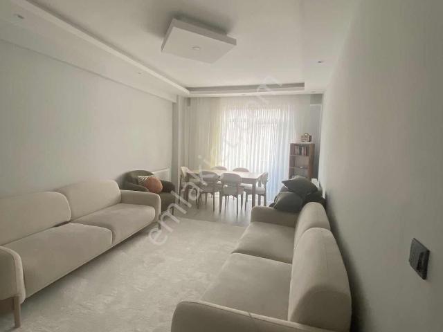 Şehitler Mah Salı Pazarı Servis Güzergahında Eşyasız Kiralık 2+1