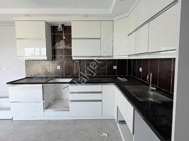 Şehitler Mahallesi 3+1 180m2