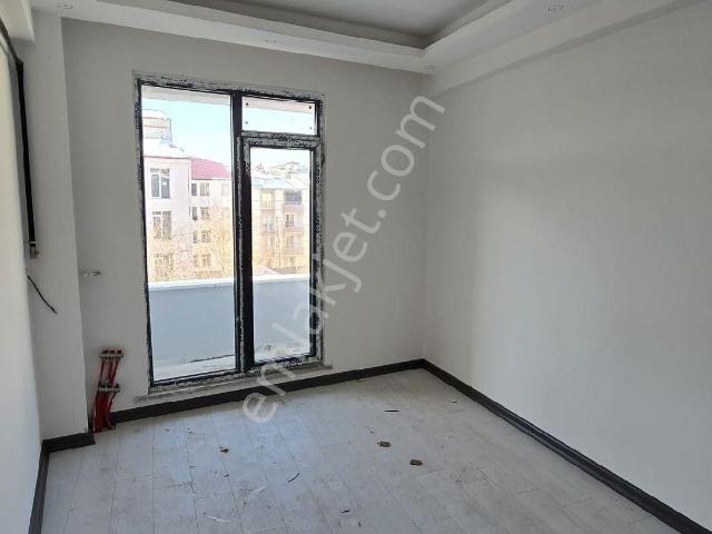 Şehitler Mahallesi Satılık 1+1 Apart