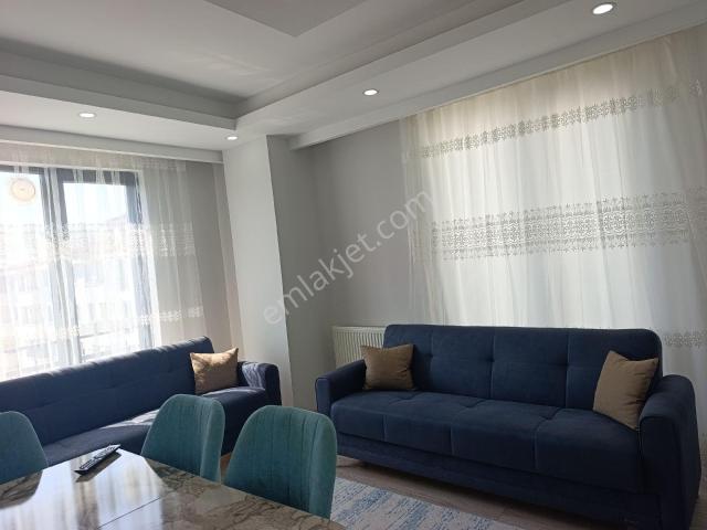 Şehitler Mahallesinde Kiralık Eşyalı Arakatta Kapalı Otoparklı 2+1 Cam Balkonlu Güney Cephe Daire