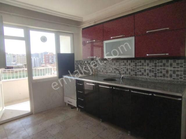 Şehitlik Civarı Cadde Üzeri 3+1 Ara Kat Kiralık Daire