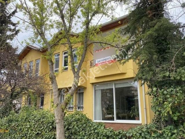 Şehitlik Elit Sokakta 450 M² Arsa İçinde Özel Yatırımlık Villa!