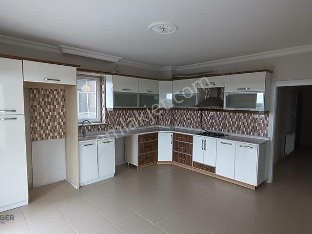 Şehitlikte 3+1 Arakat Asansörlü Polatlı Manzaralı Kiralık Daire