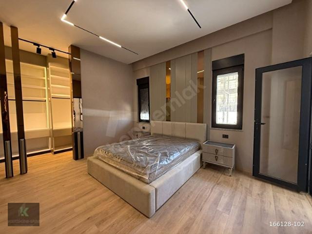 ŞEHİRGÖSTEREN'DE MODERN MİMARİYE SAHİP ULTRA LUX 4.5+1 DAİRE