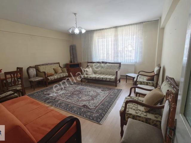 Şehir Merkezi Geniş Aydınlık Cadde Cepheli Eşyalı Kiralık Daire