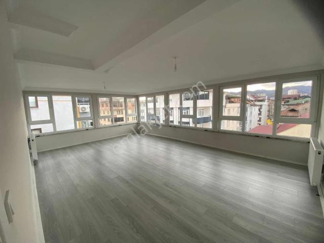 Şehir Merkezinde 2+1 140 M² Kiralık Daire