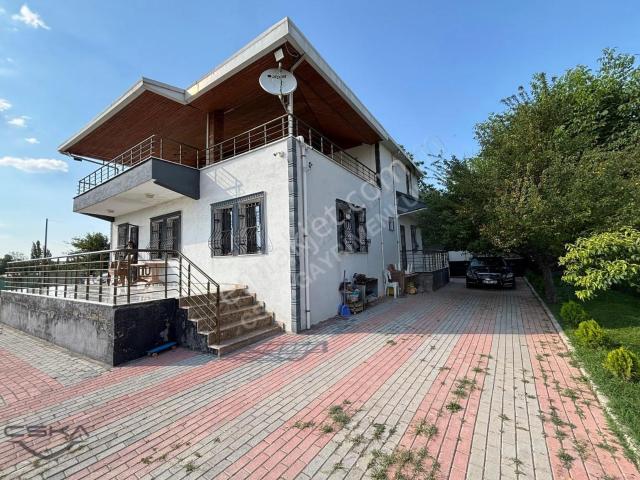Şehir Merkezinde 2.580 M² Arsa İçerisinde Bahçeli 2 Katlı Villa