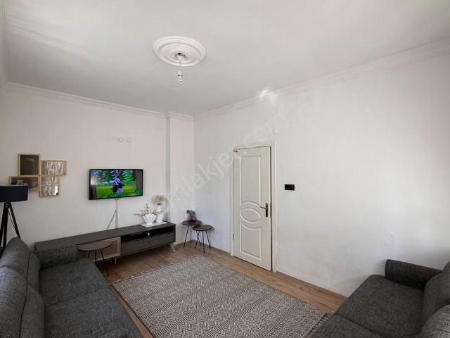 Şehir Merkezinde Bakımlı 2+1 Ayrı Mutfaklı Satılık Daire
