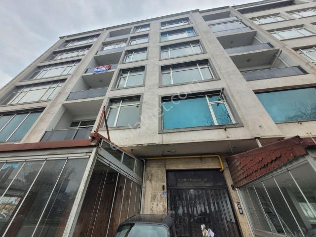 Şehir Merkezinde Deniz Manzaralı Geniş 3+1 Daireler