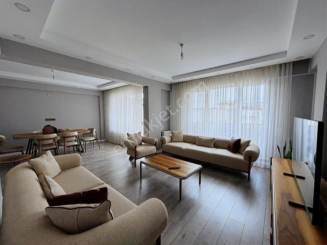 Şehir Merkezin'de Eşyalı Satılık Daire