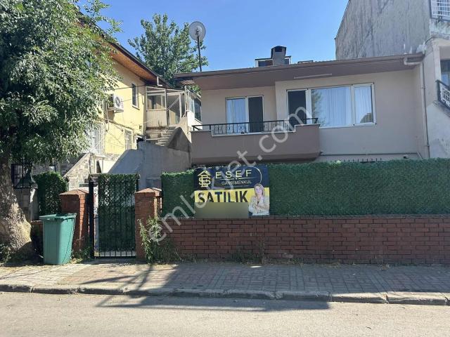 Şehir Merkezinde Ön Ve Arka Bahçesi Olan Müstakil Satılık Ev