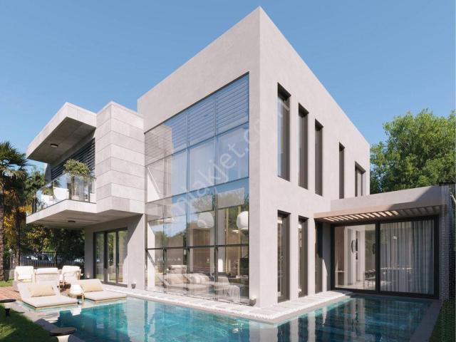 Şehir Merkezinde T.özalda Asansör+havuz+hamam 5+2 Lüx Villa