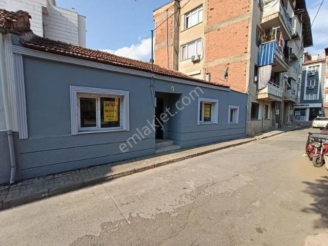 Şehir Merkezinde Tamamen Yenilenmiş Doğalgazlı Müstakil Ev