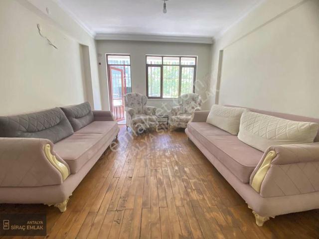 Şehir Merkezinde Tramvaya Yakın Eşyalı Kiralık 2+1 Daire