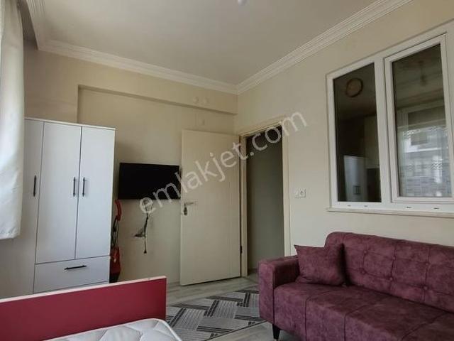 Şehir Mrk.de Vazoya Ve Menderes Cad. Yakın Konumda Eşyalı Apart