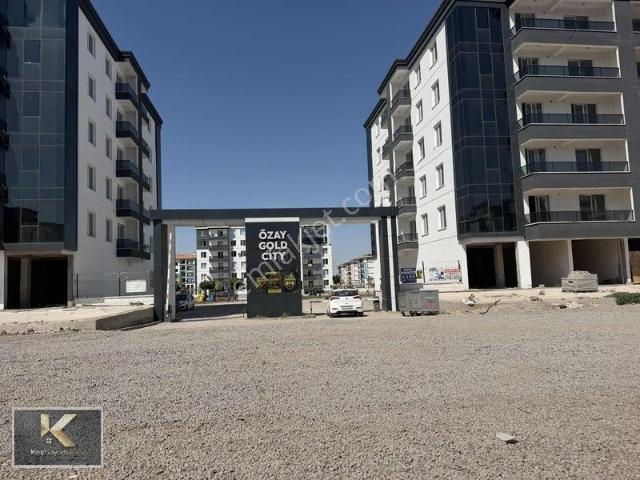 Şehir Hastahanesi Yanında Satılık 3.5+1 Sıfır Fırsat Daire