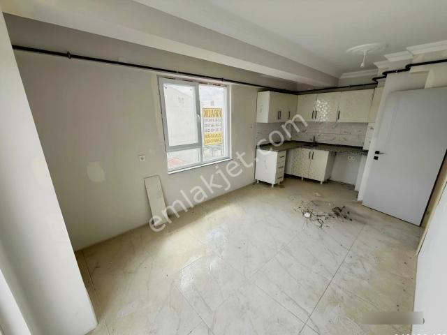 Şehir Hastanesi Ve Tramvay Durağı Yakını 1+1 Kiralık Daire