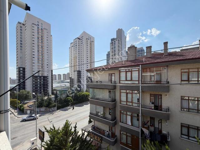 Şehir Hastanesi Ve Antares Avm Komşu Cd Üzeri 3+1 Kök Tapu !